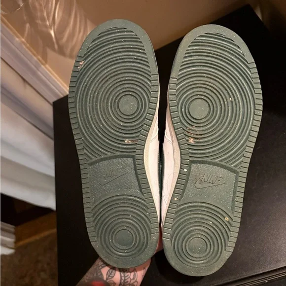 Nike White and Dark Green Sneakers - Picture 3 of 3